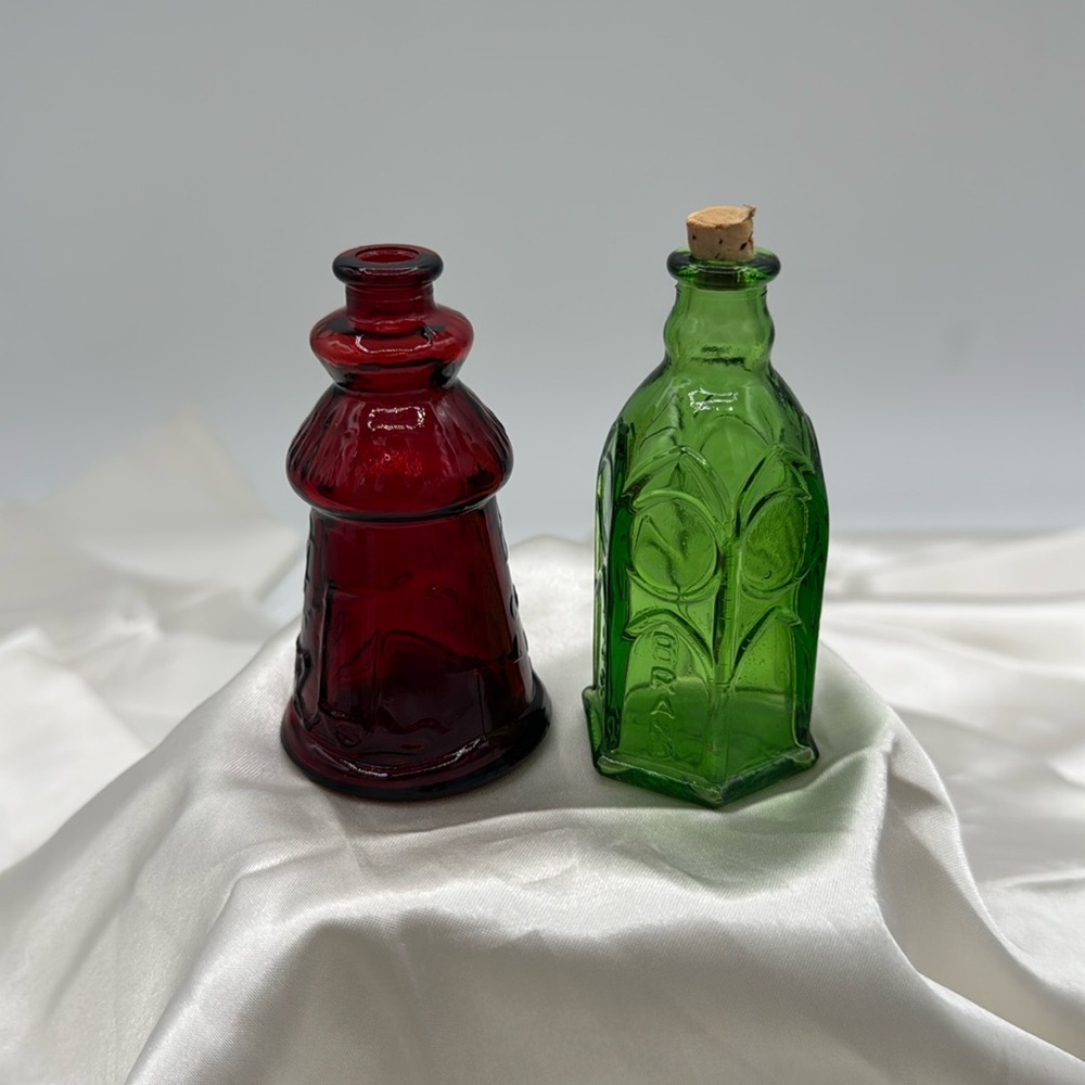 Vintage Wheaton NJ Green and Red Miniature Bottles